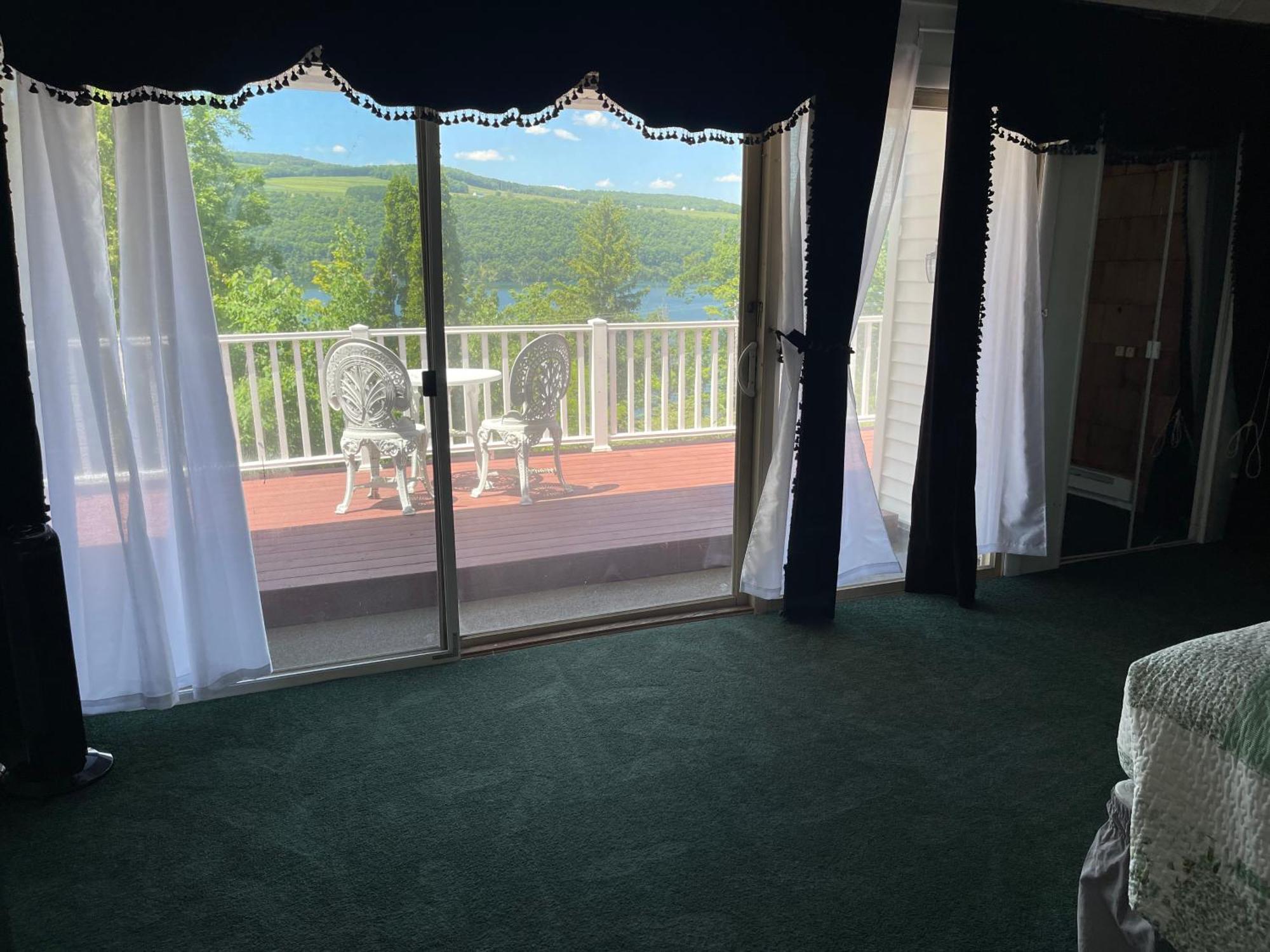 Keuka Lake Views And Hiking Hammondsport Exterior photo